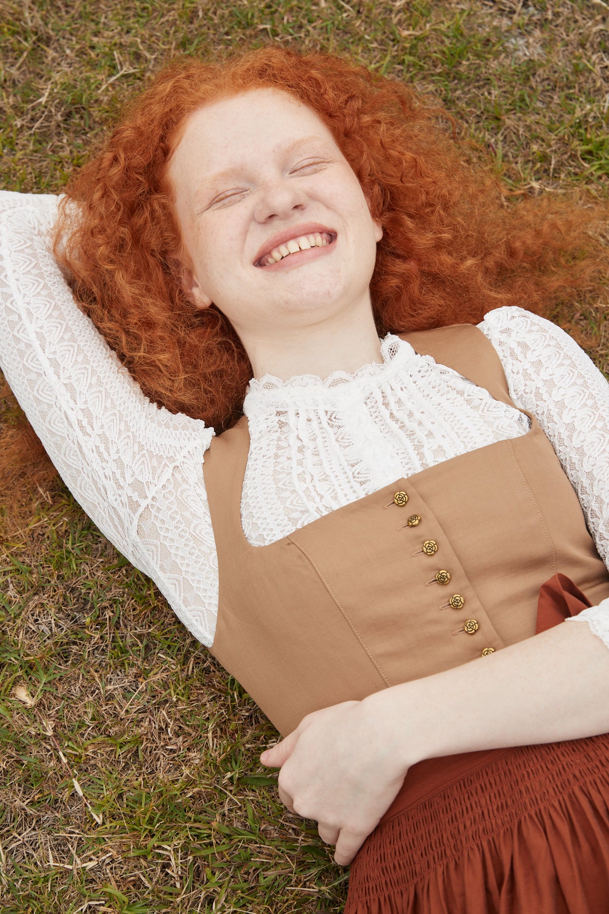 Bluse zum Dirndl Nele mit Rundhals