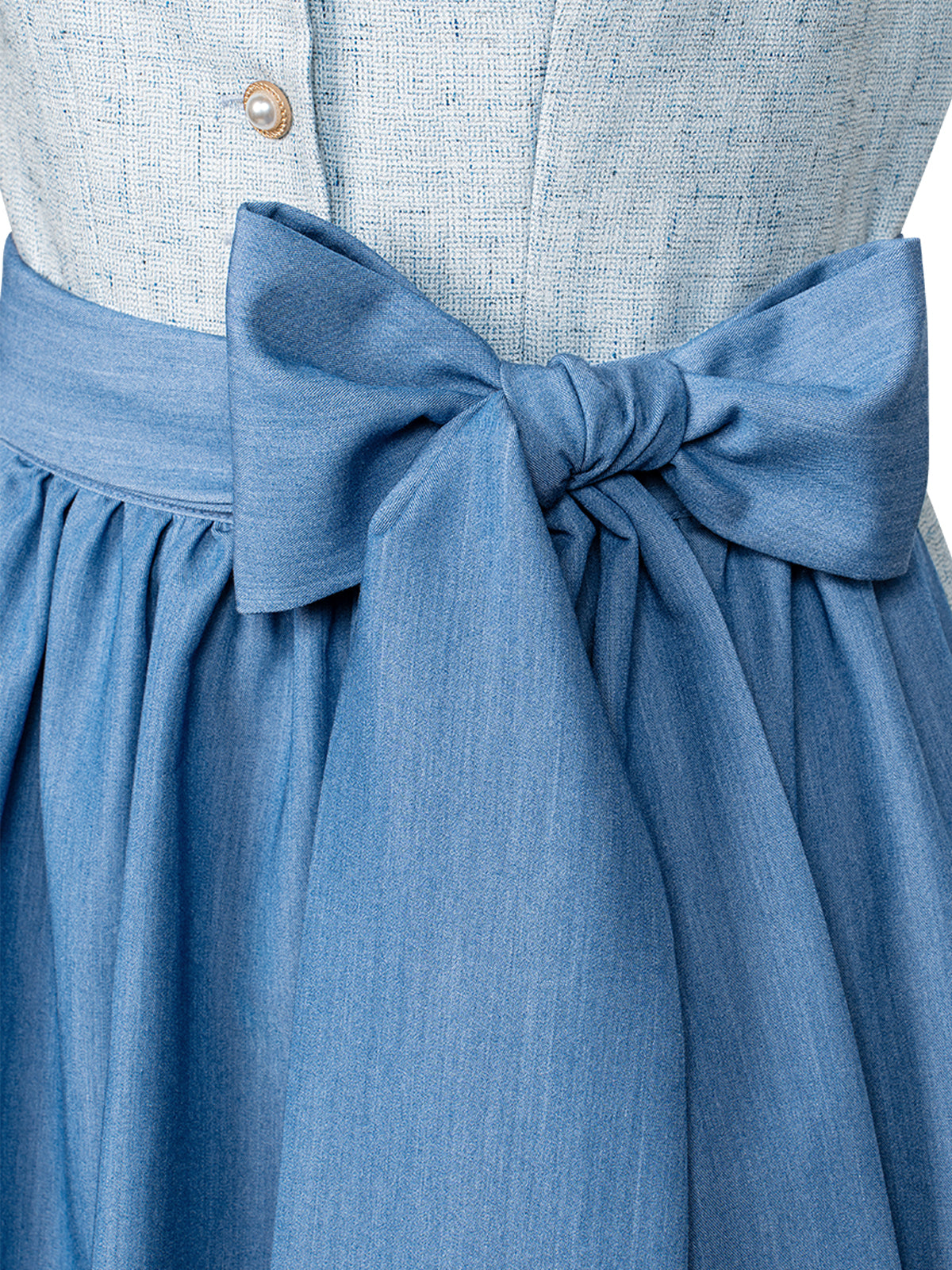 Dirndl Amana in Blau mit Herz-Ausschnitt