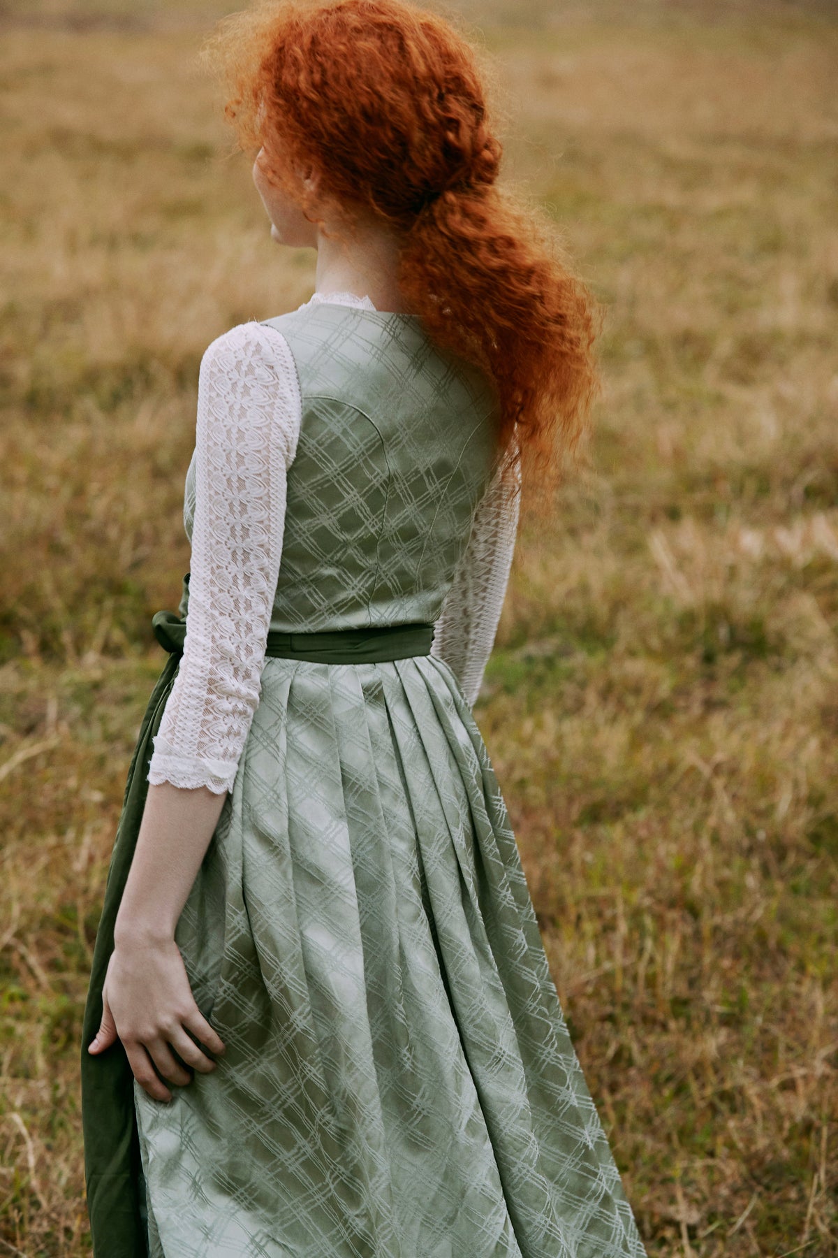 Klassisches Dirndl Rosalie Grun – Grün, Gerader Ausschnitt