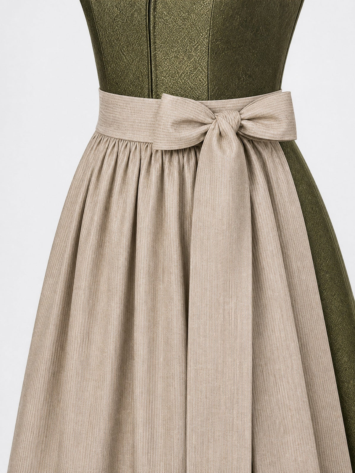 Dirndl Rieke in Sienabraun mit Champagner Schürze - Detailansicht Taille und Schleife