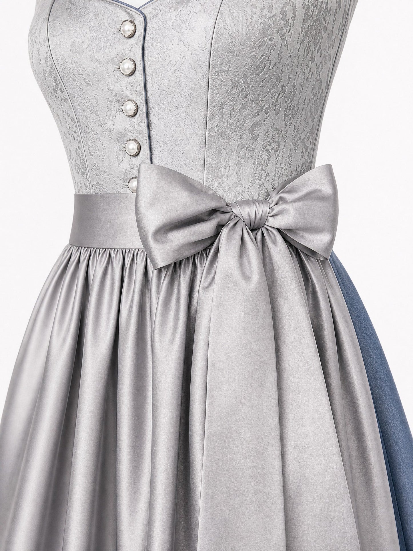 Dirndl Isabel in Silberblau mit Perlgrau Schürze - Detailansicht Taille und Schleife