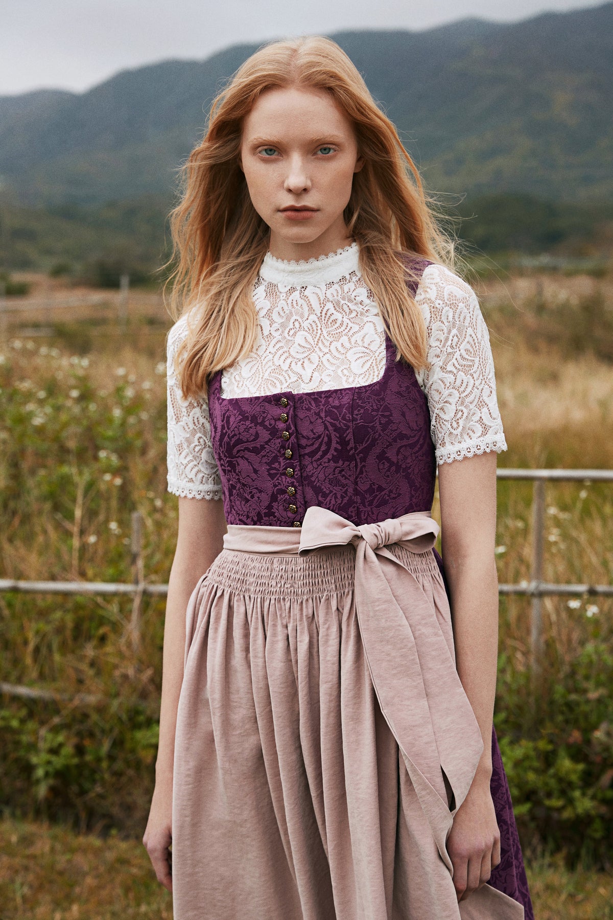 Damen Dirndl Rosalie mit floralem Muster – Lila