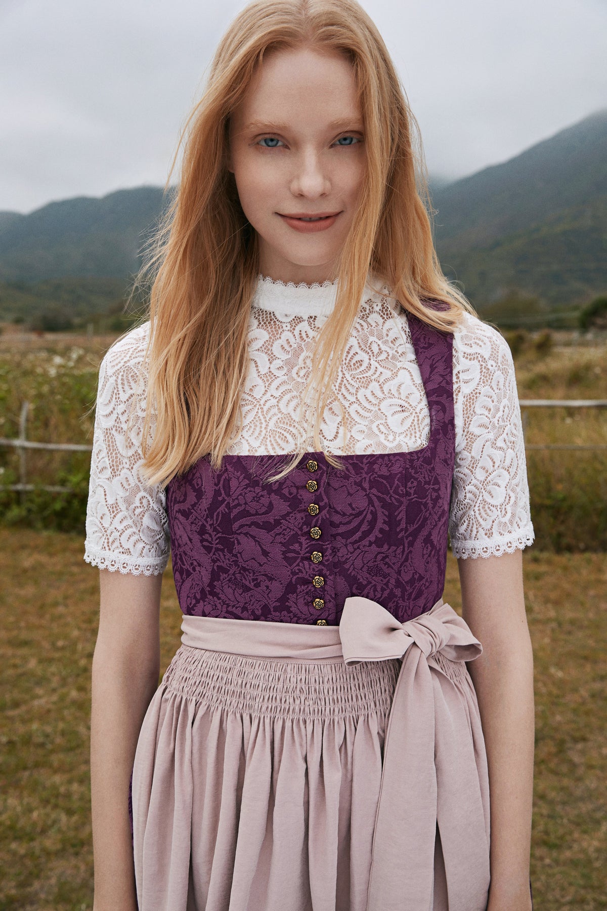 Damen Dirndl Rosalie mit floralem Muster – Lila
