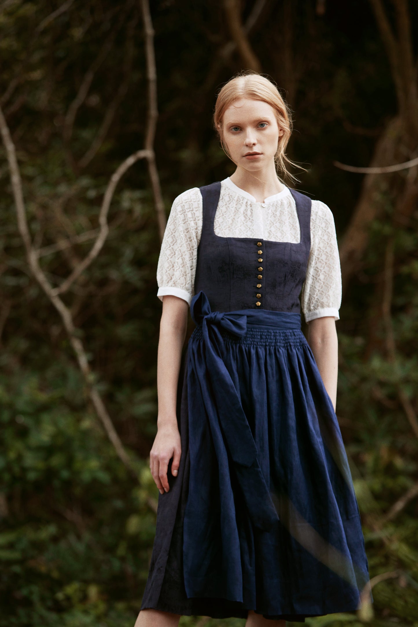 Festliches Dirndl Rosalie | Blau | Gerader Ausschnitt