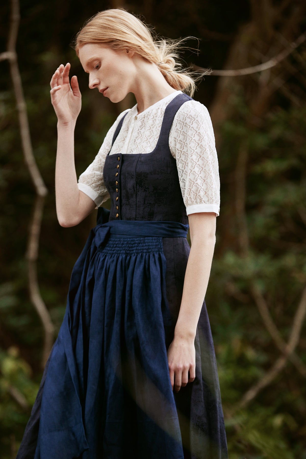 Festliches Dirndl Rosalie | Blau | Gerader Ausschnitt