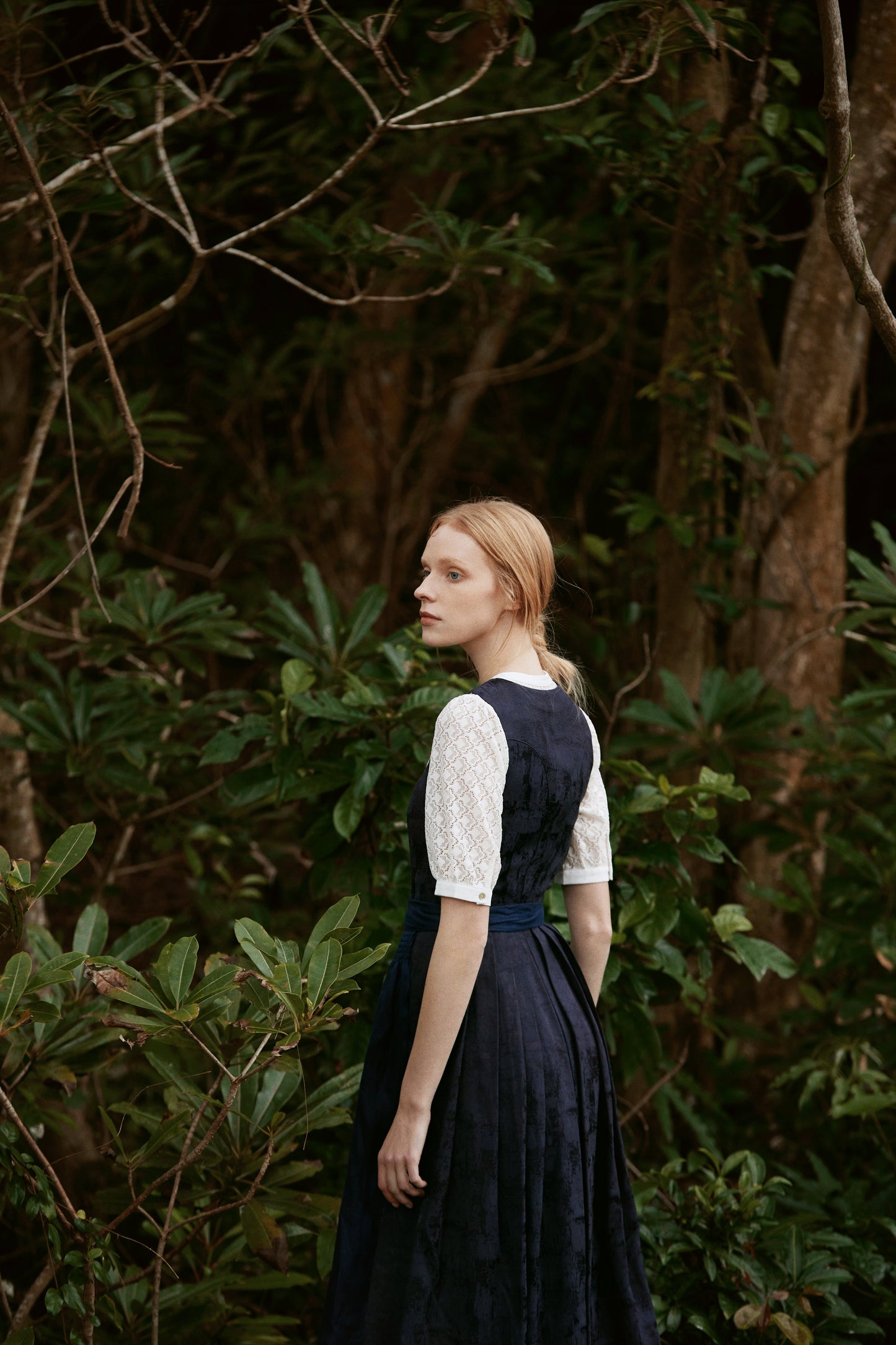 Festliches Dirndl Rosalie | Blau | Gerader Ausschnitt