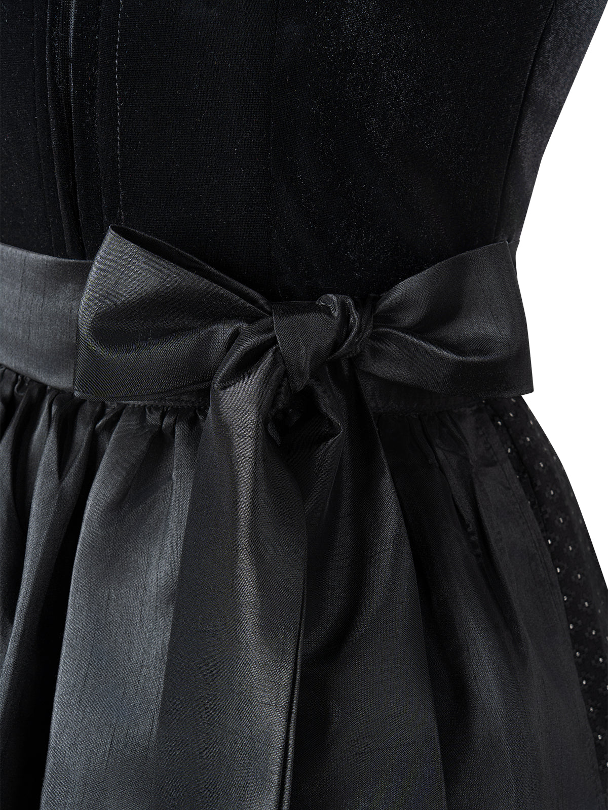 Wiesn Look Delia – Dirndl in Schwarz mit Gerader Ausschnitt