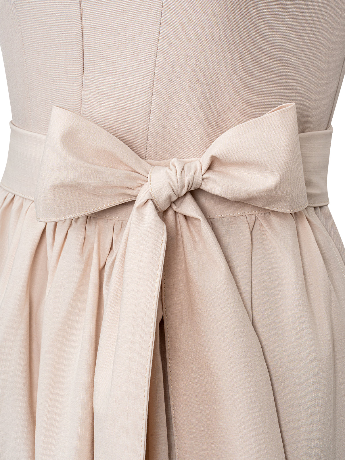 Dirndl Maribel in Beige mit Herz-Ausschnitt