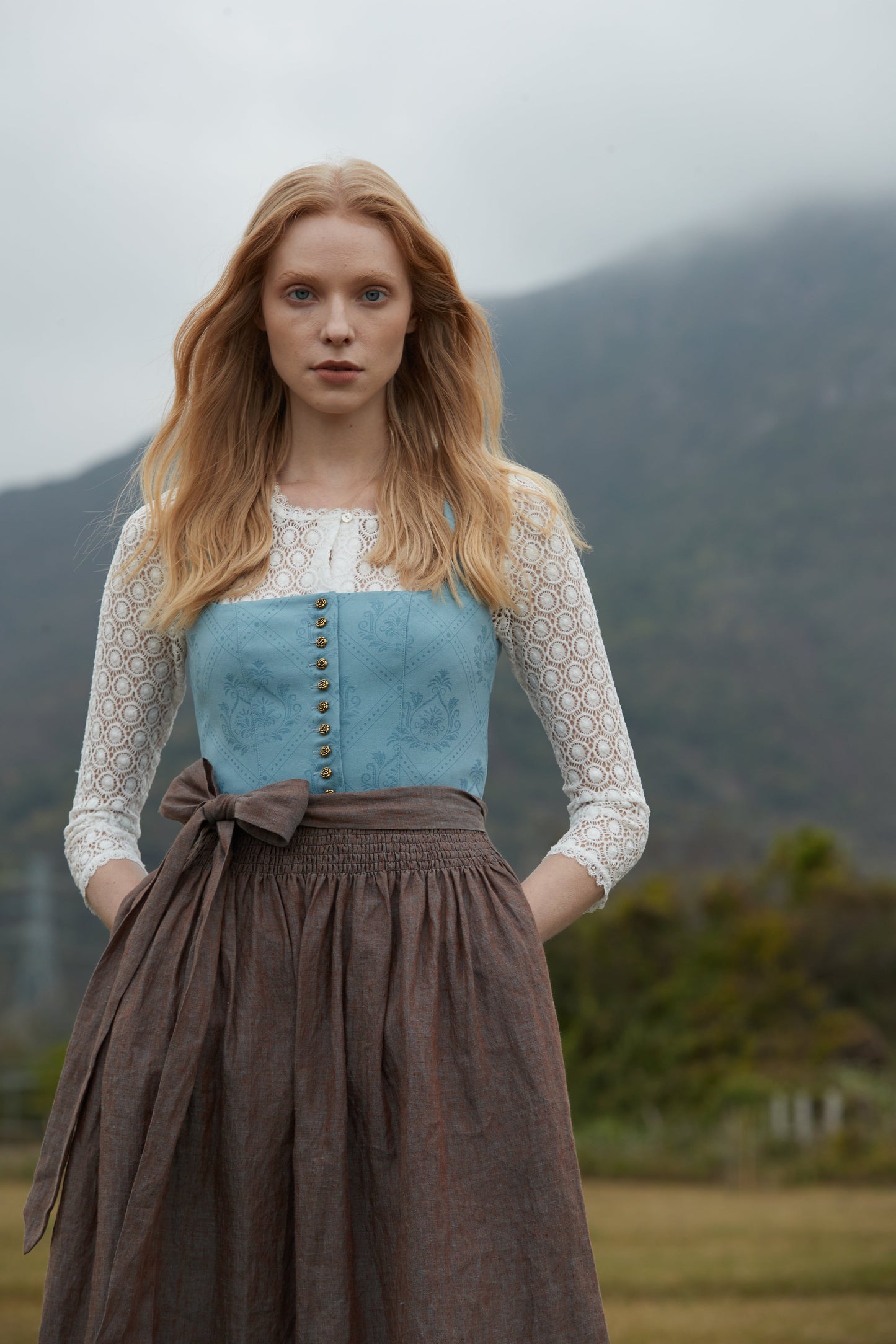 Damen Dirndl Klara Blua mit Allover-Muster – Blau