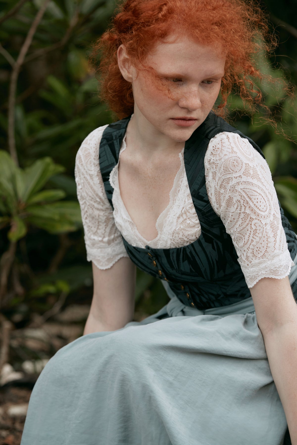 Blaues Wiesn-Dirndl Rosalie Dunkles