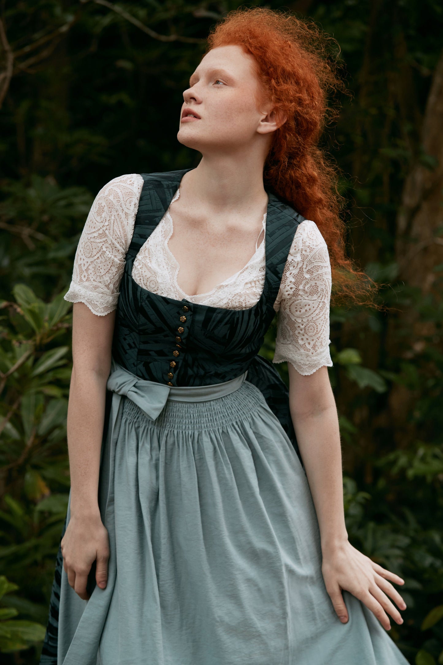 Blaues Wiesn-Dirndl Rosalie Dunkles