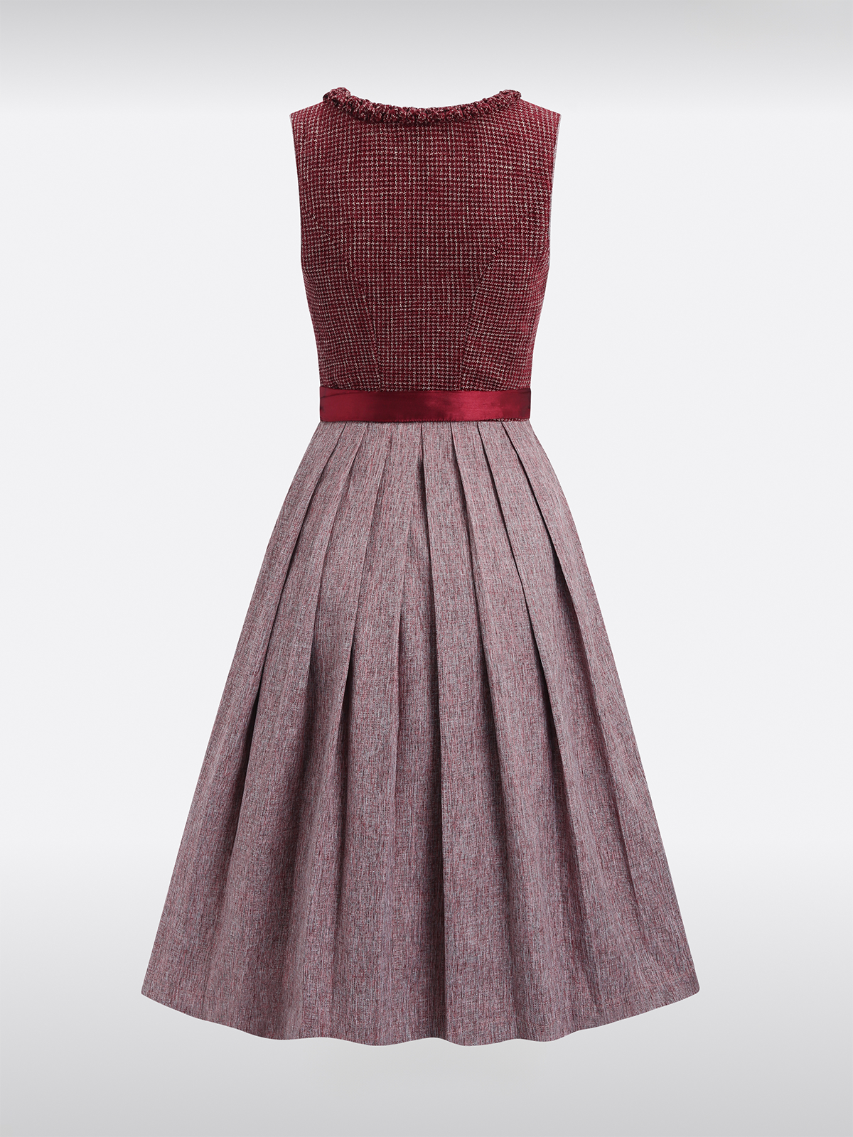 Morina Dirndl im traditionellen Stil in Rot