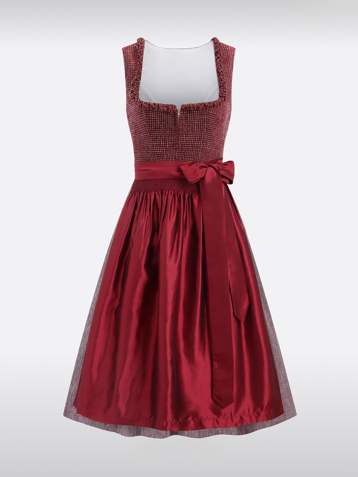 Morina Dirndl im traditionellen Stil in Rot
