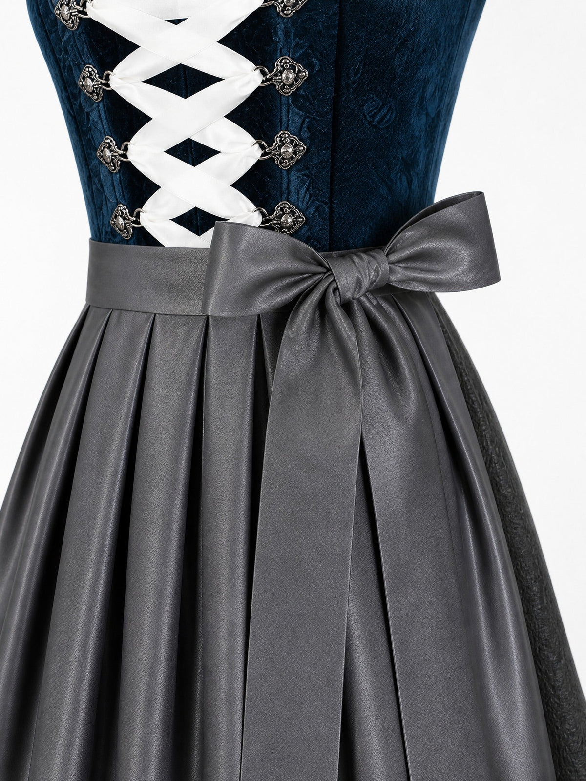 Dirndl Julia in Dunkelpetrol mit Schiefergrau Schürze - Detailansicht Taille und Schleife