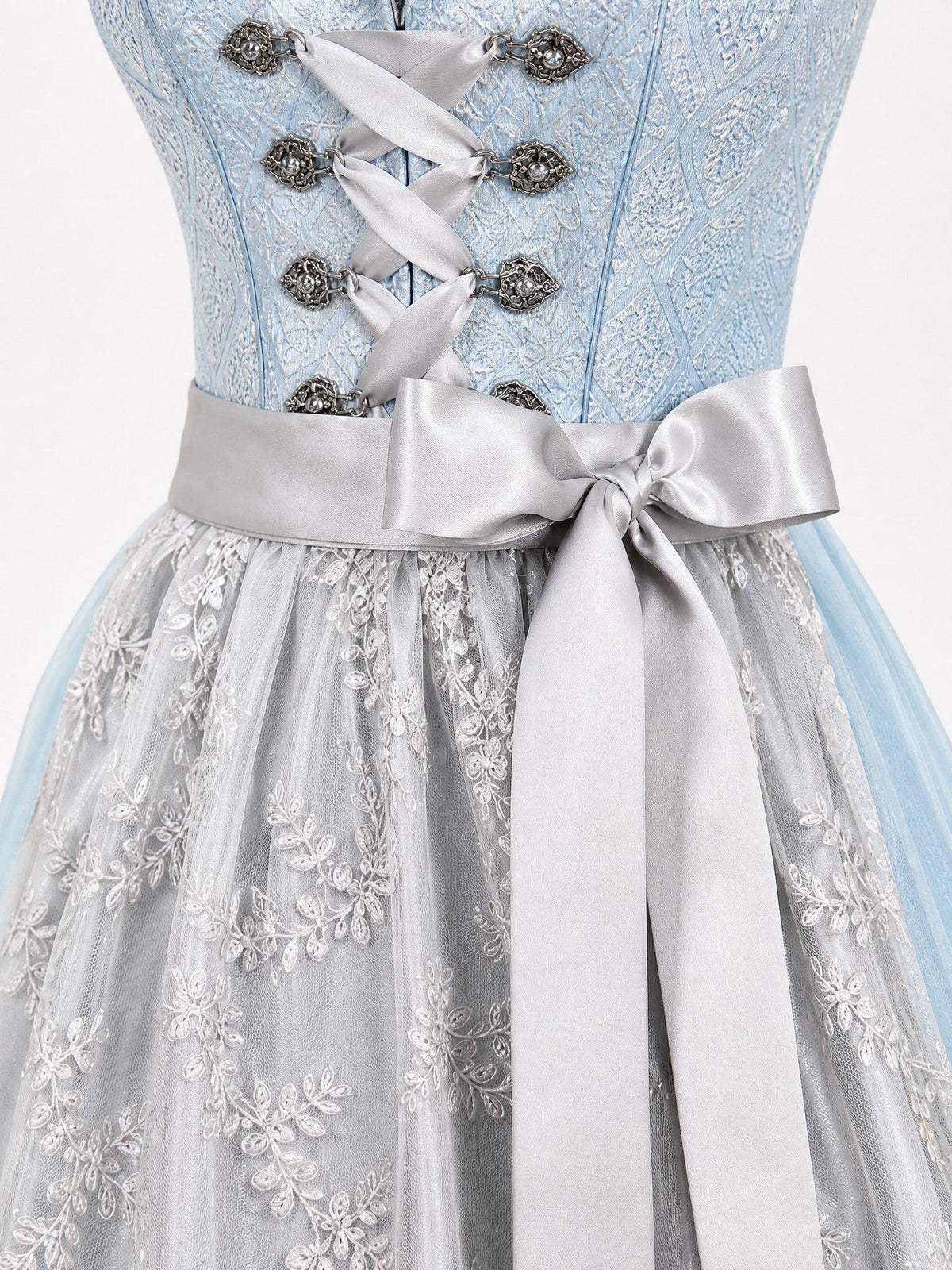 Dirndl Bella in Eisblau mit Perlgrau Schürze - Detailansicht Taille und Schleife